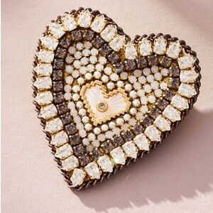HEART EYE BROOCH